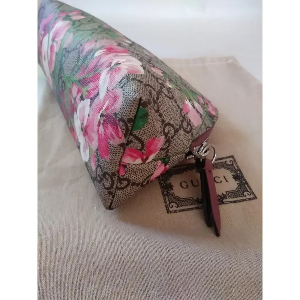 Gucci GG Supreme Blooms Print Clutch Cosmetic Case - Picture 4 of 10